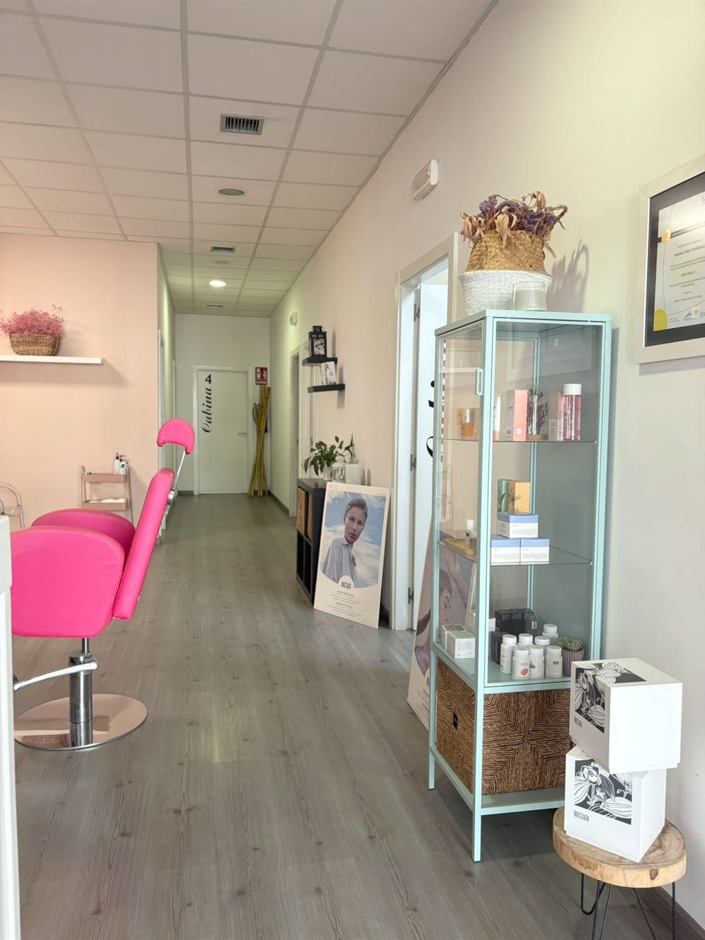 Interior del salón de belleza Promesas Estética en Verín