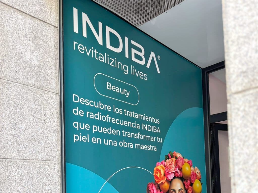 Entrada del centro de estética con el tratamiento Indiba en Verín