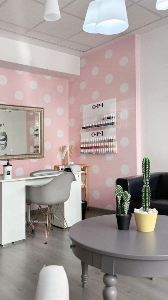 Zona de manicura para tratamientos de estética en Verín